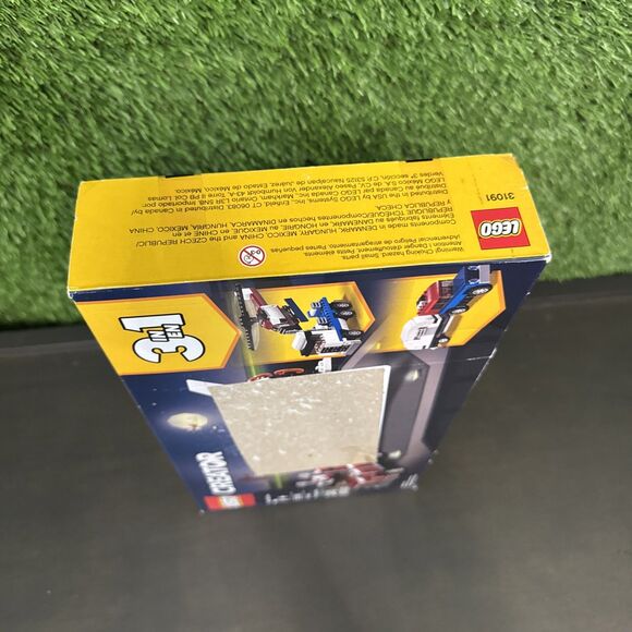 LEGO Creator Shuttle Transporter 3-in-1 Building 31091 New Damaged Box - Picture 3 of 6